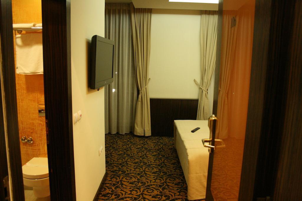 Hotel Hercegovina Іліджа Екстер'єр фото